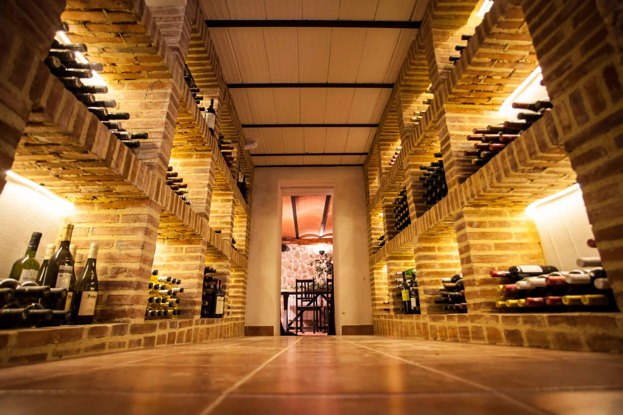 La Cava Hostal Savoy