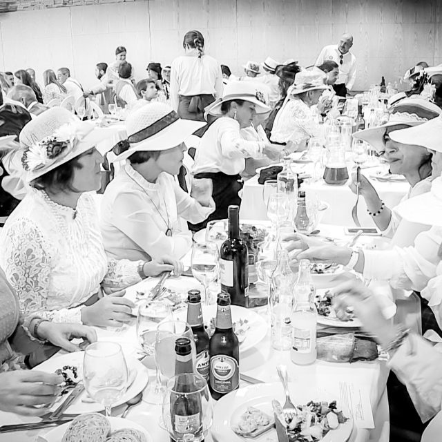 IV Comida Solidaria Modernista a favor de: PAE, Alimentos Frescos y la Fundación Rotaria