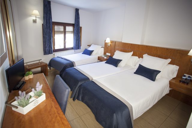Triple Room: Hotel in Alcoy
